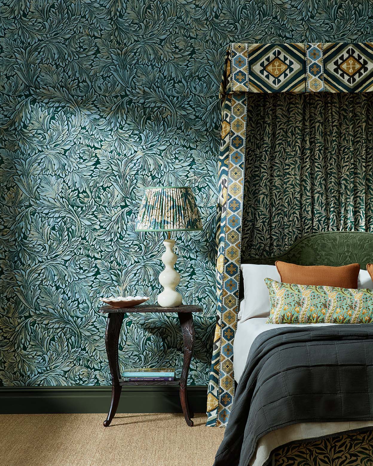 William Morris Acanthus Wallpaper - Green - Lincrusta