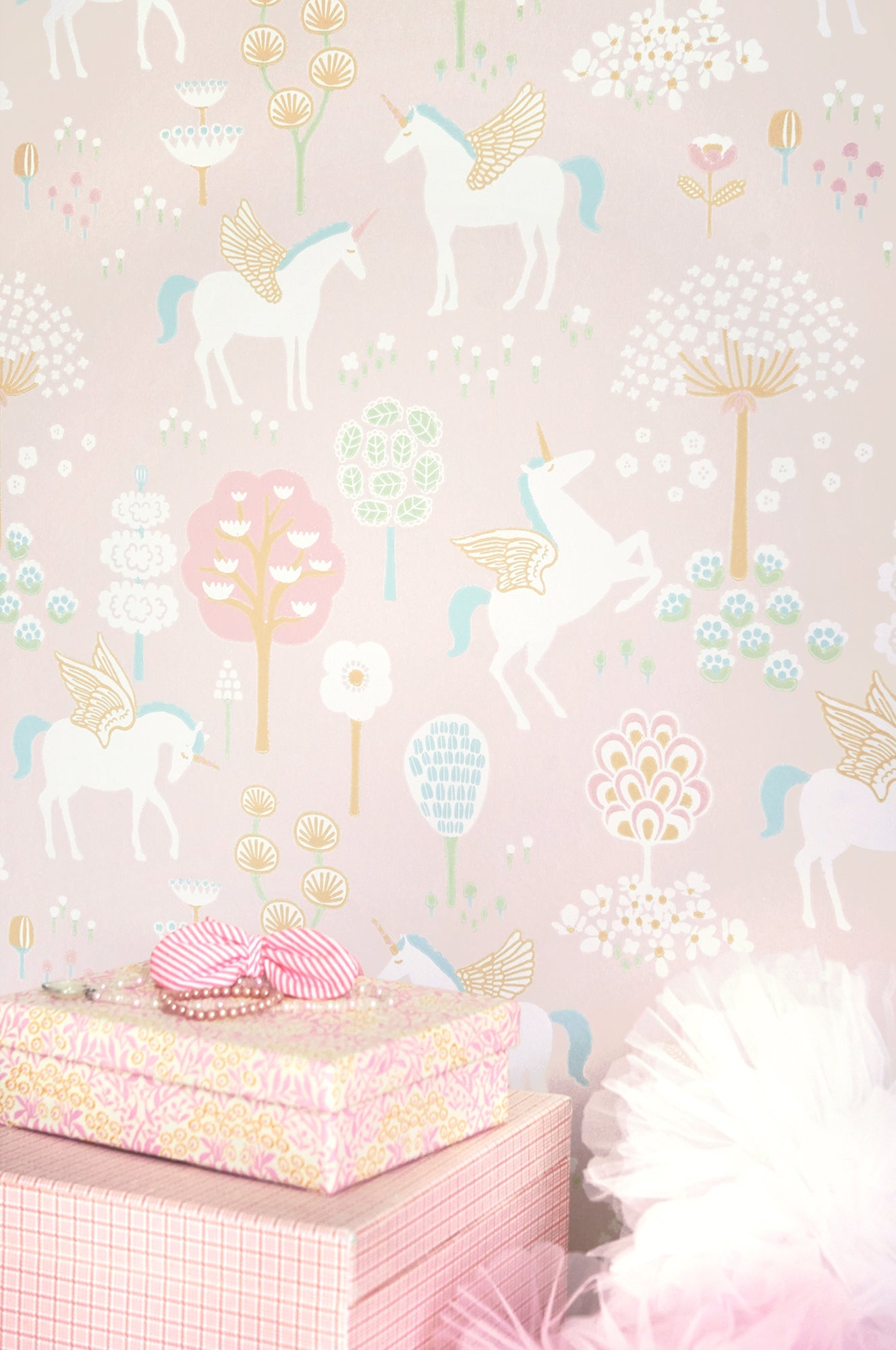 True Unicorns Pink Wallpaper - Majvillan